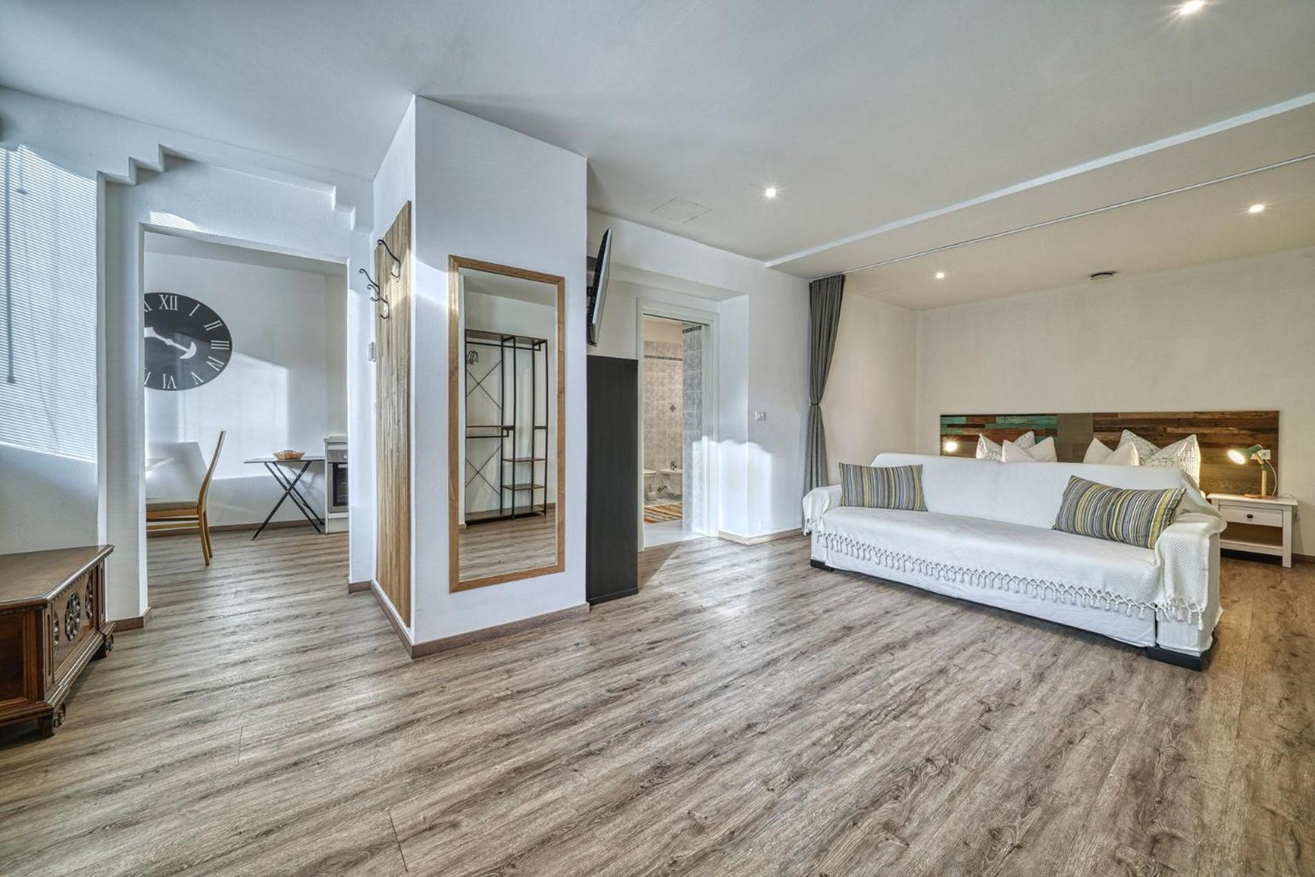 Apartment Roemerbruecke - Ponte Romano เมราโน ภายนอก รูปภาพ